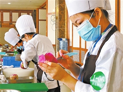 珠海市各大職業院校、技工院校積極貫徹&ldquo;產業第一&rdquo;決策部署 職業教育與產業需求實現&ldquo;同頻共振&rdquo;